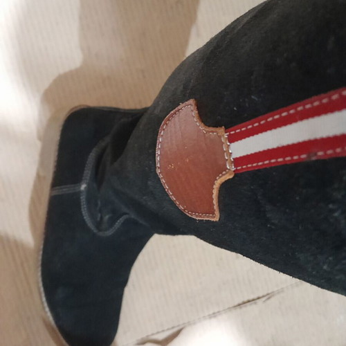 Black suede boots tall like new, size 38