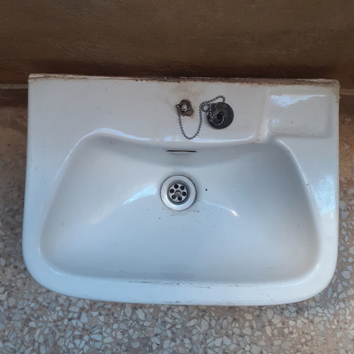 Small sink used, width 45 cm, depth 33.5 cm, height 19 cm
