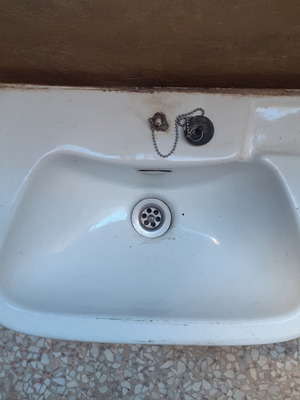 Small sink used, width 45 cm, depth 33.5 cm, height 19 cm