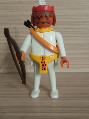 Playmobil фигура на индианец като нова
