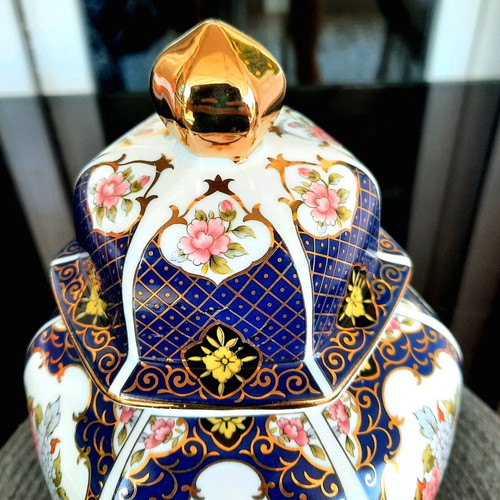 Vintage Imari Eiwa Kinsei Ceramic Porcelain Vase Ginger Jar Japan like new