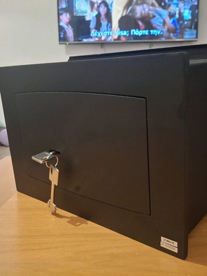 Χρηματοκιβώτιο ολοκαίνουριο εντοιχισμένο