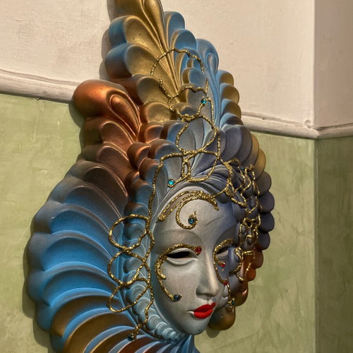 Ceramic mask from Venice like new, decorative wall art