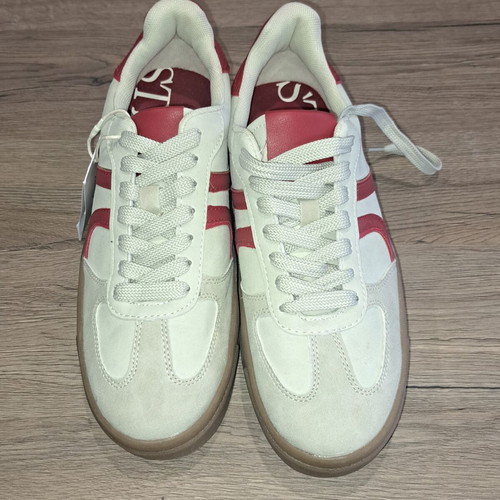 Strativarius women's sports shoes new, size 40