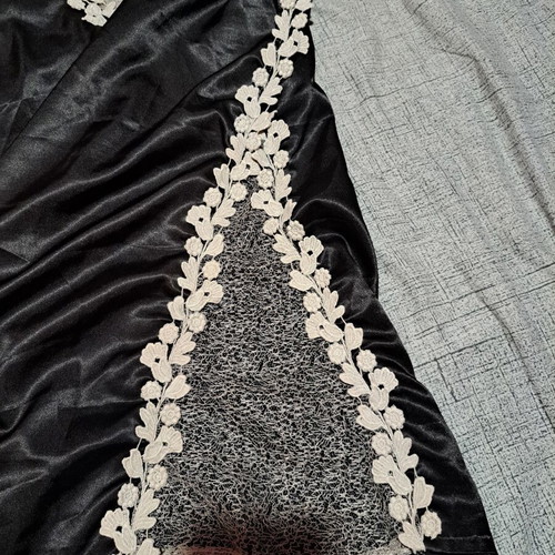 Satin nightgown like new with white flowers and adjustable straps