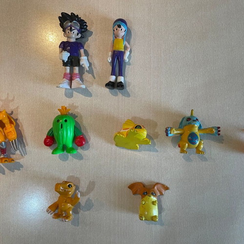Digimon vintage figures used, pack of 35 from 1999-2000