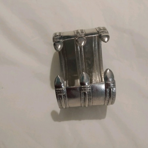 Adjustable wide bracelet silver vintage like new