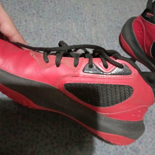 Under Armour men's shoes used, size 38, red