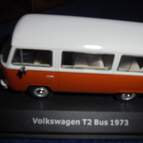 Volkswagen T2 Bus 1973 1:43 miniature orange - white new