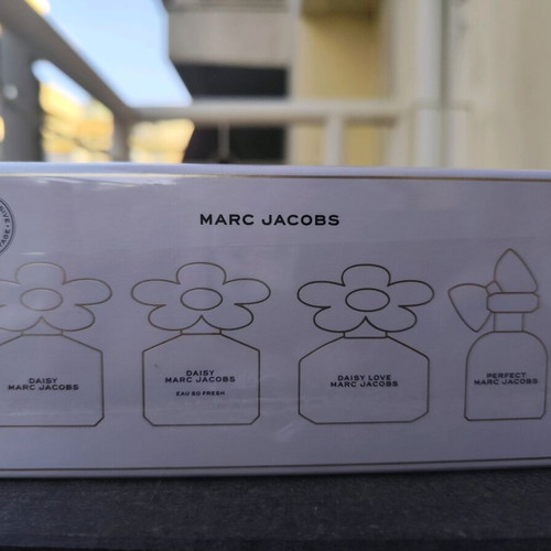 Marc Jacobs miniature perfume set new, 5 ml