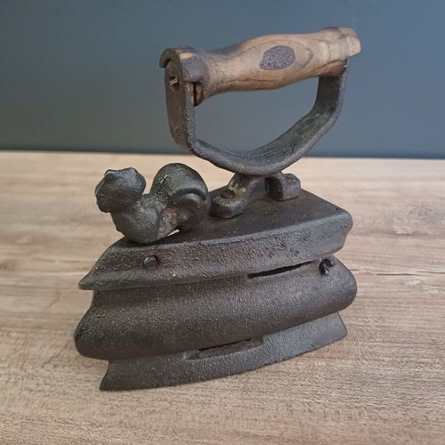 Cast iron iron used, vintage toy