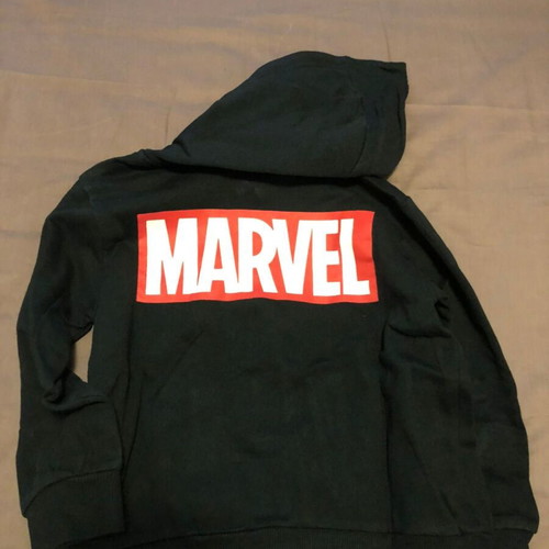 Zip hoodie Marvel for 4 years, like new, black