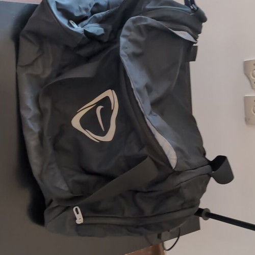 Nike sports sack like new, black and grey