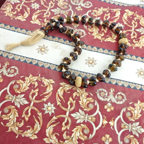 Decorative komboloi with golden details, new, length 41 cm