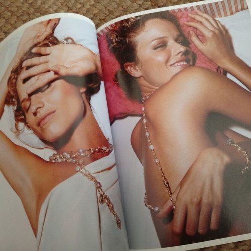 Italian Vogue 2001 magazine with Esther Canadas, Eva Herzigova, Helena Christensen, like new