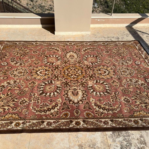 Rug used 2.90x2.00 meters