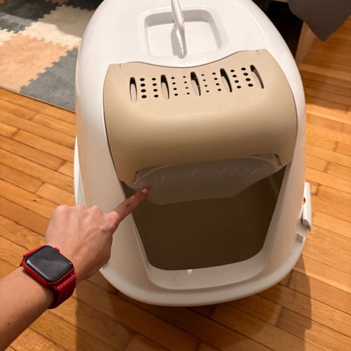 Cat litter box used, spacious for up to 2 cats, easy cleaning