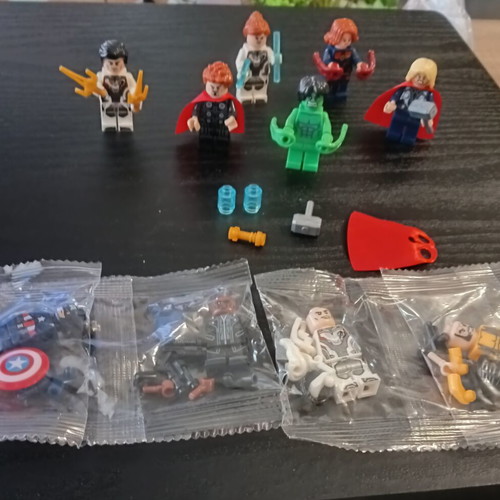 Compatible Superhero Figures like new, not LEGO