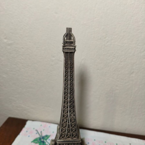 Eiffel Tower New Millenium 2000 Celebration iron 29cm like new