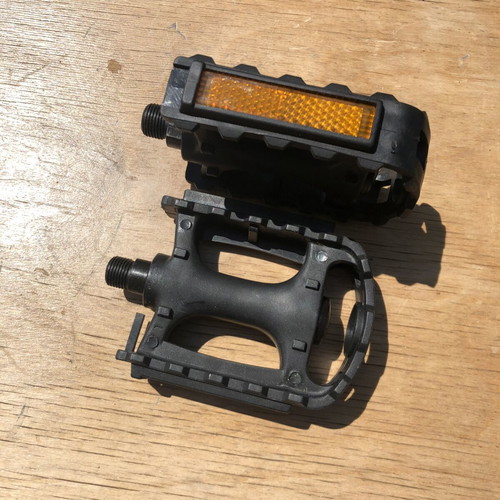 Vintage OnWard Pedals black with reflector, 9/16 axle, new