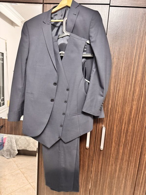 D’S Damat Men's Suit like new, dark blue, size L