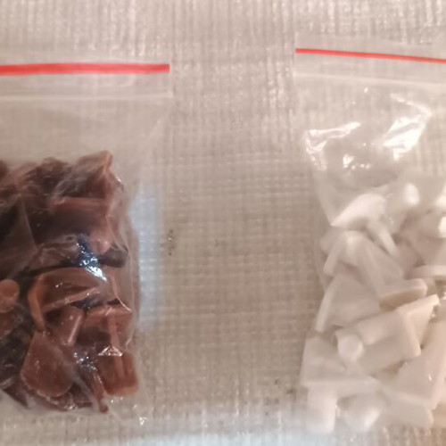 Shelf supports set 24 brown and 24 white plastic, new