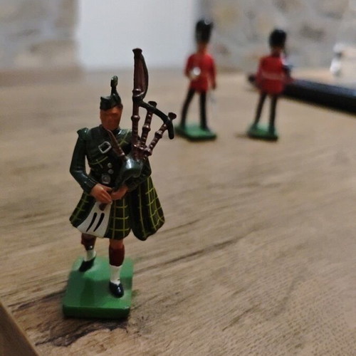 W. Britain metal miniature set
