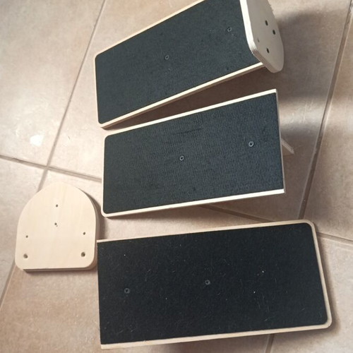 Cat wall shelves like new, set of 3 pieces