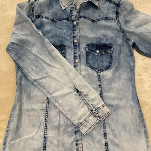 Women's denim style shirt like new, size M