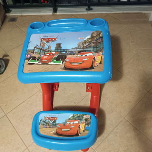 Children's Cars Drawing Desk like new, plastic