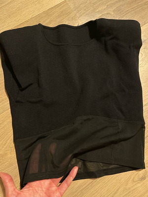 Zara crop top με βάτες σαν καινούργιο, μαύρο