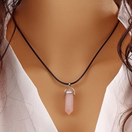 Necklace with natural rose quartz pendant new, leather chain
