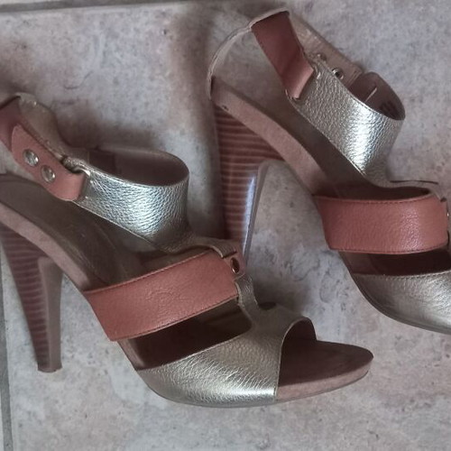 Nine West leather sandals used, size 39-40, gold and orange