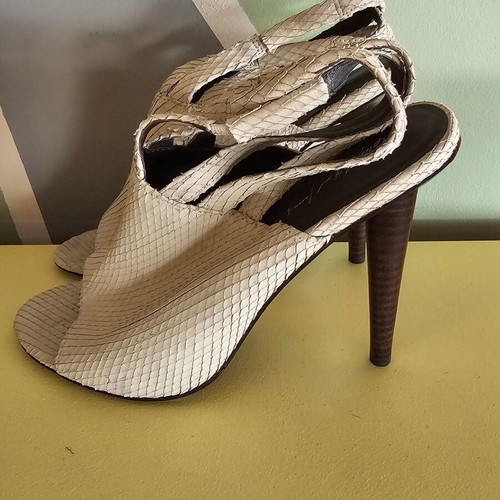 Elizabeth and James sandals new, size 41, beige