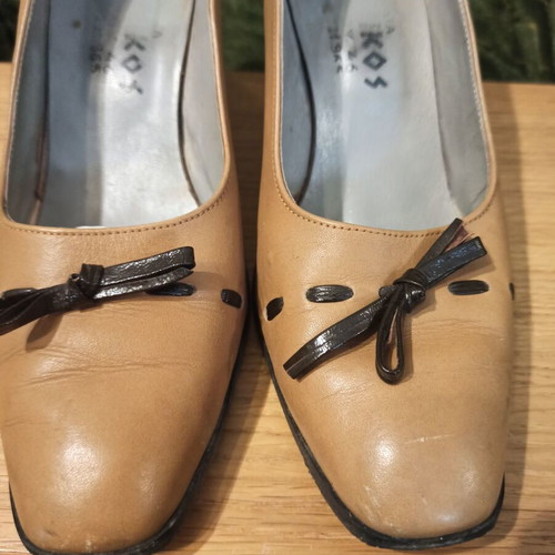 Leather beige brown pumps size 37 used with solid heel