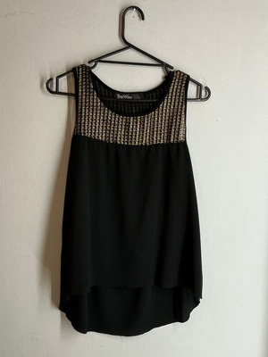 Benissimo sleeveless top with gold details one size like new