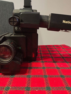Vintage National M3 Auto Focus VHS Video Camera used with case and accessories