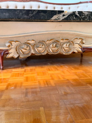 Vintage τραπεζάκι σαλονιού Louis XV με μαρμάρινη επιφάνεια, προ του 1978