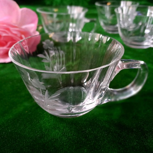 Set of 4 vintage glass punch or coffee cups used