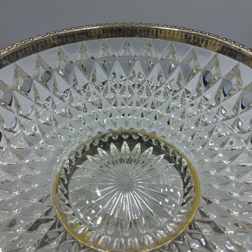 Vintage glass bowl with metal base, like new decorative fruit centerpiece