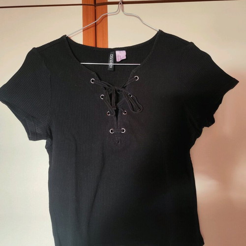 H&M black t-shirt size M used