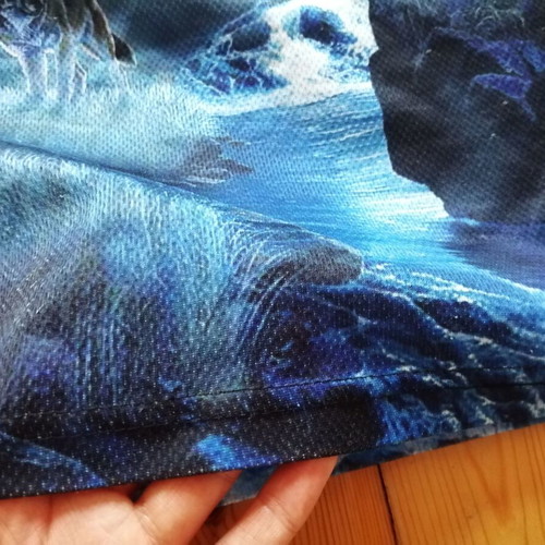 Men's T-shirt with howling wolves print, size M
