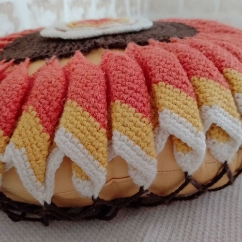 Handmade oval knitted pillow used 35x35cm