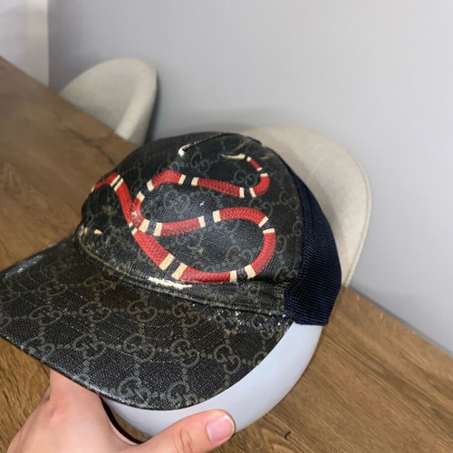 Gucci Kingsnake Print GG Supreme Baseball Hat used, bad condition
