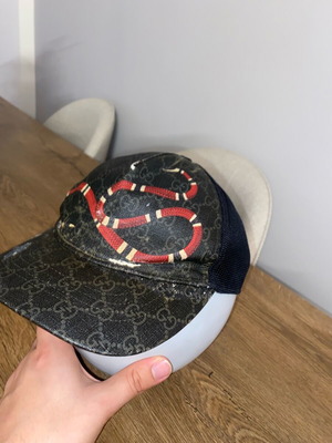Gucci Kingsnake Print GG Supreme Baseball Hat used, bad condition
