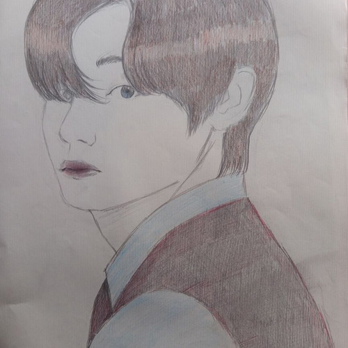Kpop pencil drawings like new, set of 2