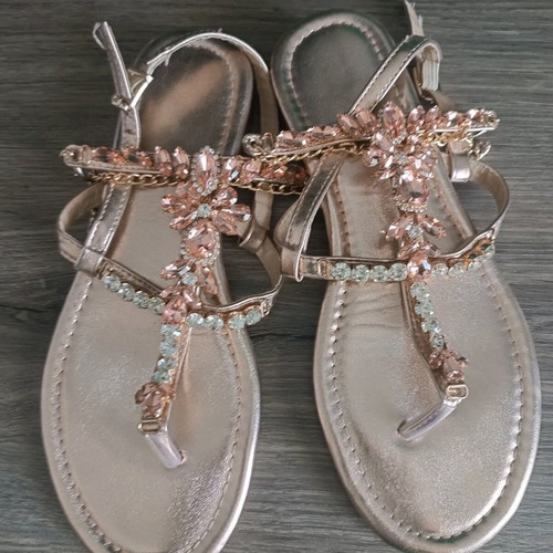 Sandals with stones like new, size 39
