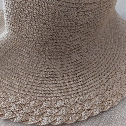 Women's Paper Straw Hat like new, one size, beige