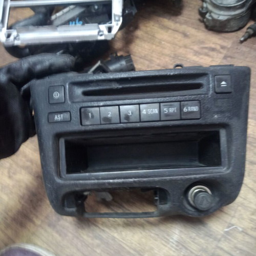 Toyota Yaris radio CD DVD used