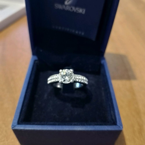 Swarovski ring size 52 like new with defective packaging